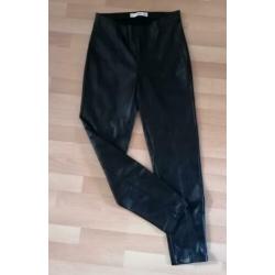 Broek mango ZGAN. Nep leer. Maat M.
