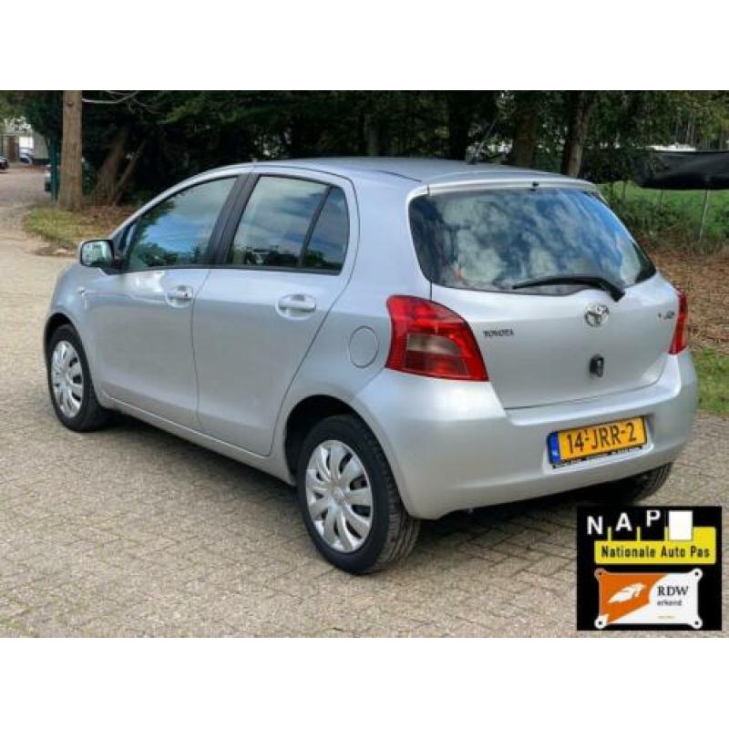 Toyota Yaris 1.3 16v VVT-i Linea Terra Airco Navi St. Verwar