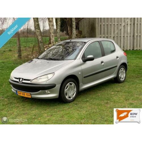 Peugeot 206 1.4 Gentry NAP/AIRCO/ZEER NETJES/DB RIEM VERVANG