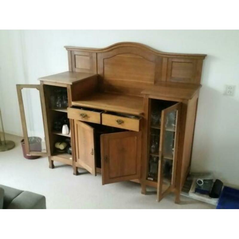 Antieke kast