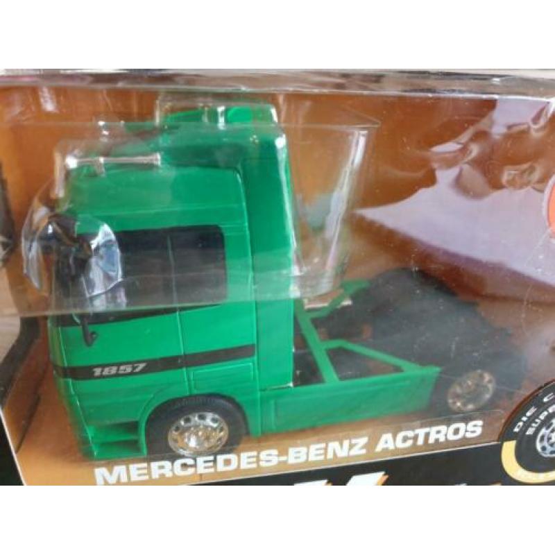 Mercedes-Benz Actros green 1:32 ( Welly/ SH Models)