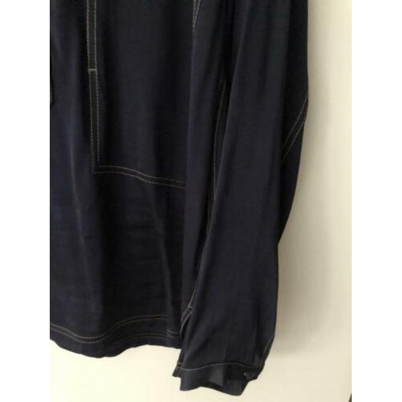 Closed blouse