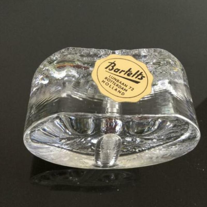 Walther glass “wheel” vaas met bloemdecoratie