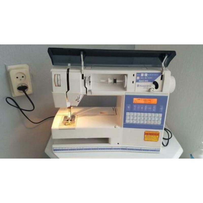 Husqvarna 400 computer naaimachine