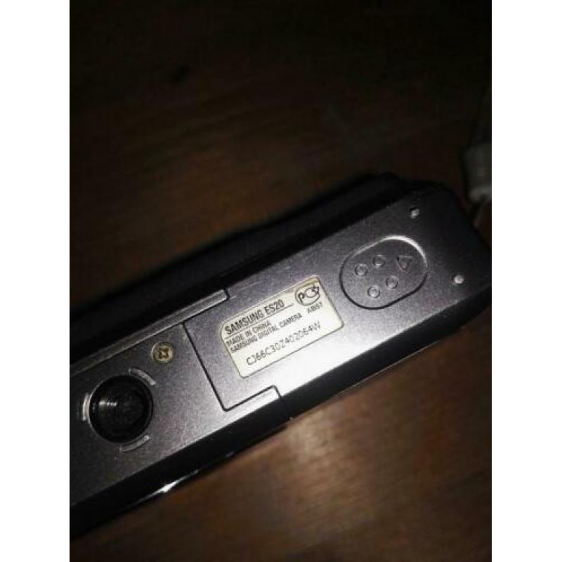 Samsung ES20 10.2 MP compact camera
