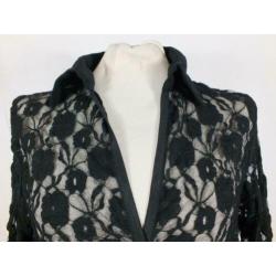 Gave zwarte kanten blouse.Mt M.Merk Trois de Bologne