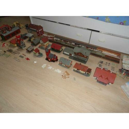 HO modelspoorbouw - huizen en gebouwen - schaal 1:87