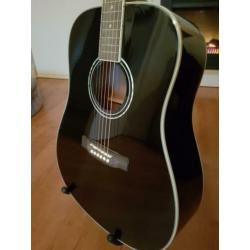 Volledige gitaar set. 2 gitaren en versterker + accessoires