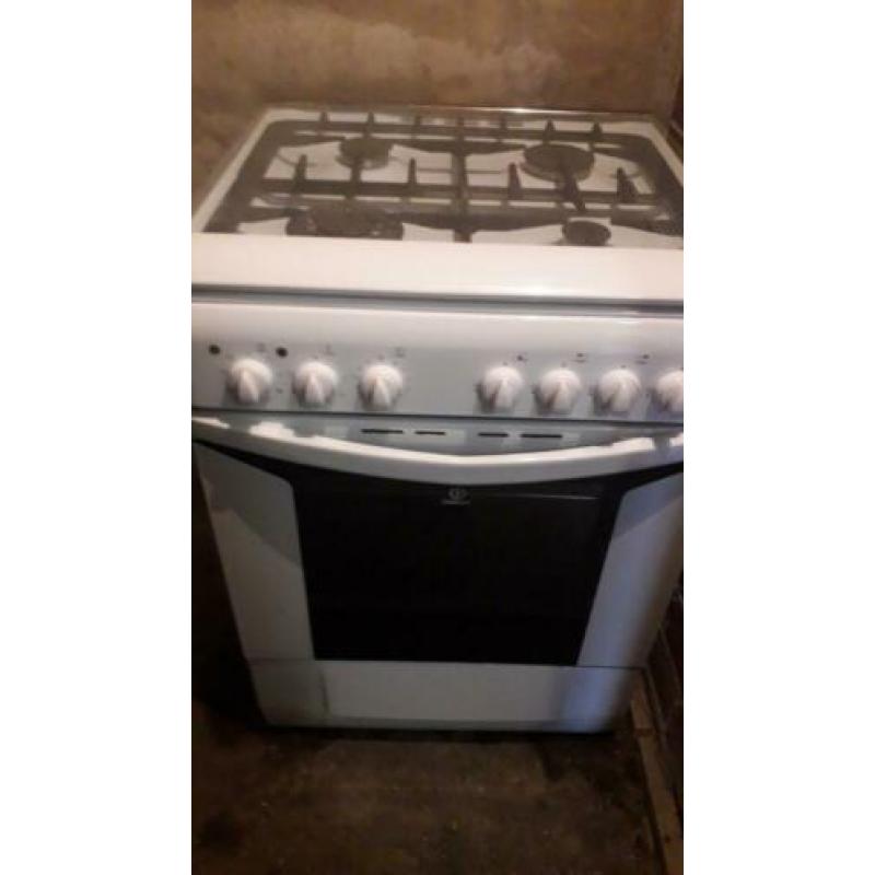 Gasfornuis van indesit top