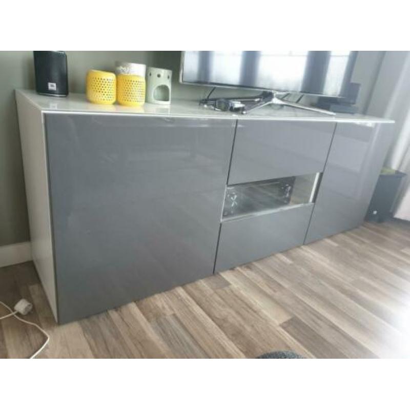 Tv meubel opstelling greeploos