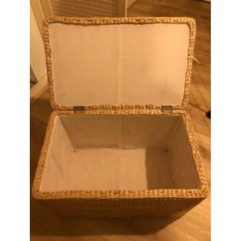 Rotan/ rieten kist (62x38x40 cm)