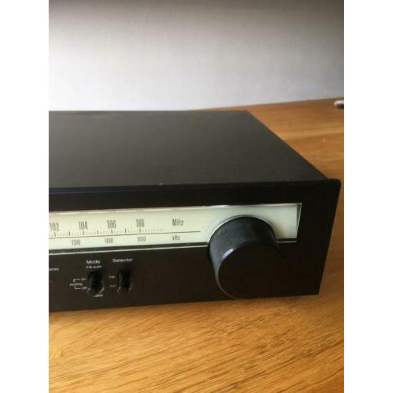 Sansui TU-217 AM/FM Stereo Tuner