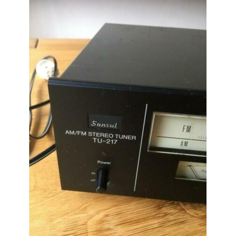 Sansui TU-217 AM/FM Stereo Tuner