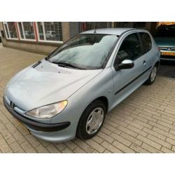 Peugeot 206 1.4 XT Nieuwe APK NAP! Automaat!