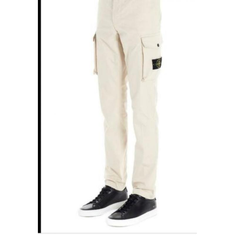 Broek met zakken stone island.