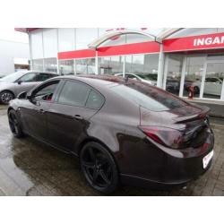 Opel INSIGNIA 2.0 TURBO SPORT 220PK LED XENON NAVI TREKHAAK
