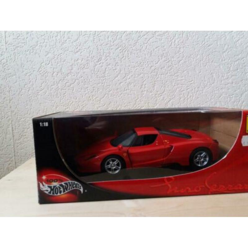 Hotwheels/ Hot wheels Enzo Ferrari rood 1:18