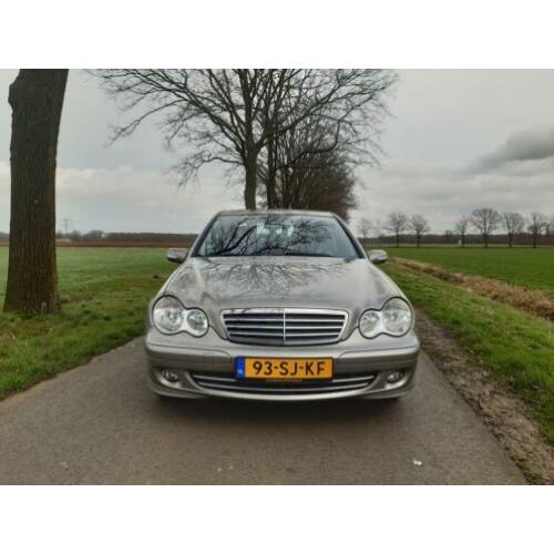 Mercedes C-Klasse 1.8 C180 Kompr Sedan AUT 2006 Grijs