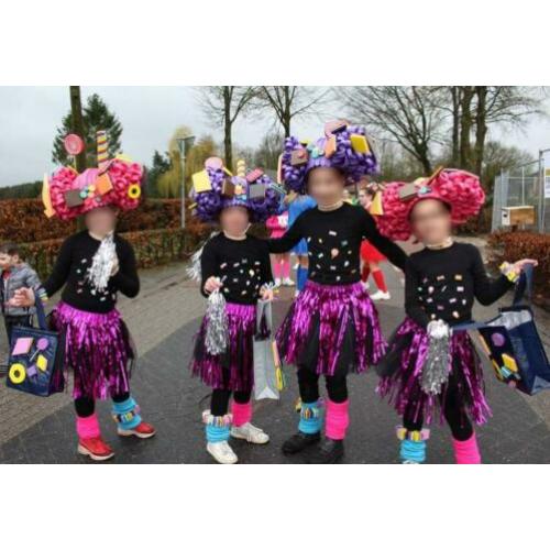 4 Foampruiken Snoep met accessoirs en 4 tasjes