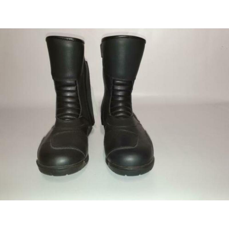 NIEUWE Booster Reivo mt 44 van € 109,95 voor € 79,95