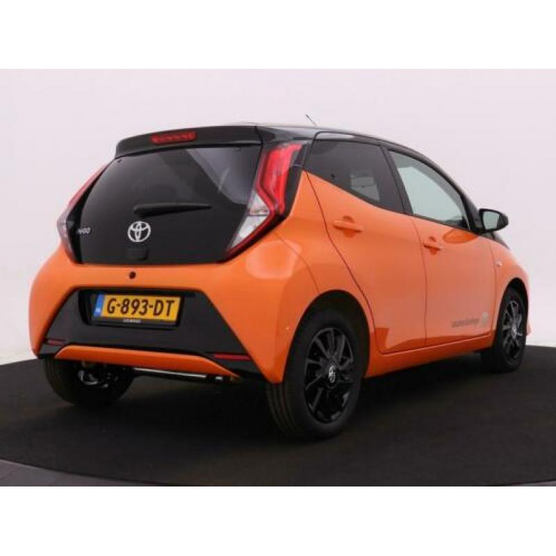 Toyota Aygo 1.0 VVT-i X-CITE 5 deurs | Zwart dak | Camera |