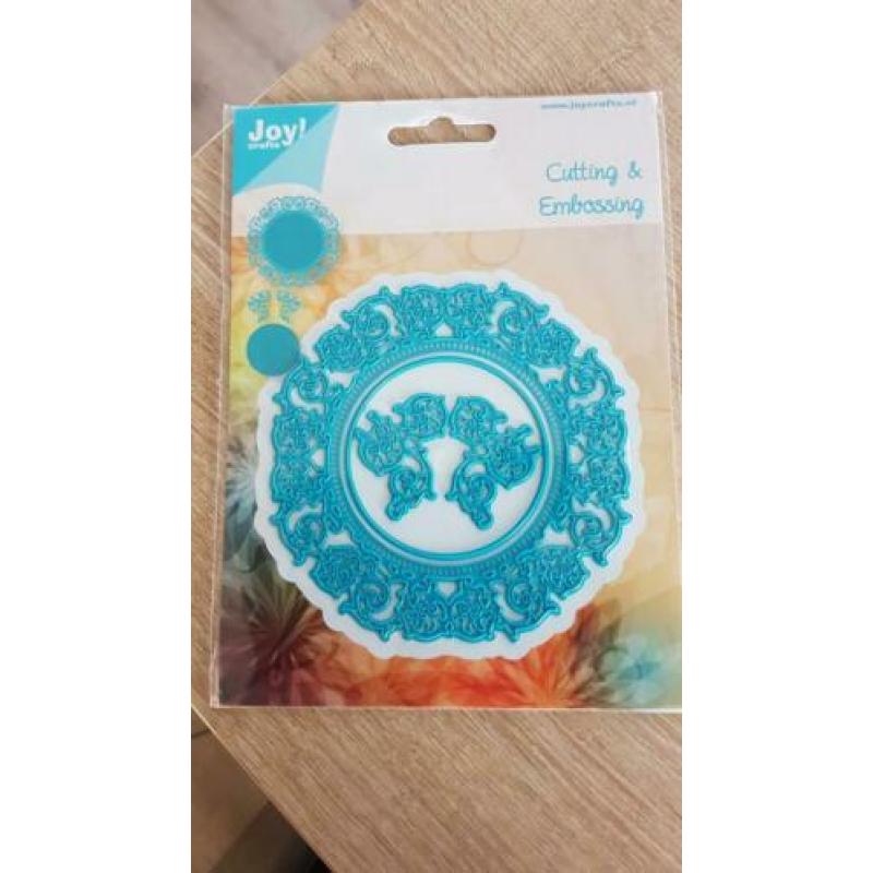 5x (Snij)mal Joy! Crafts cutting & embossing.