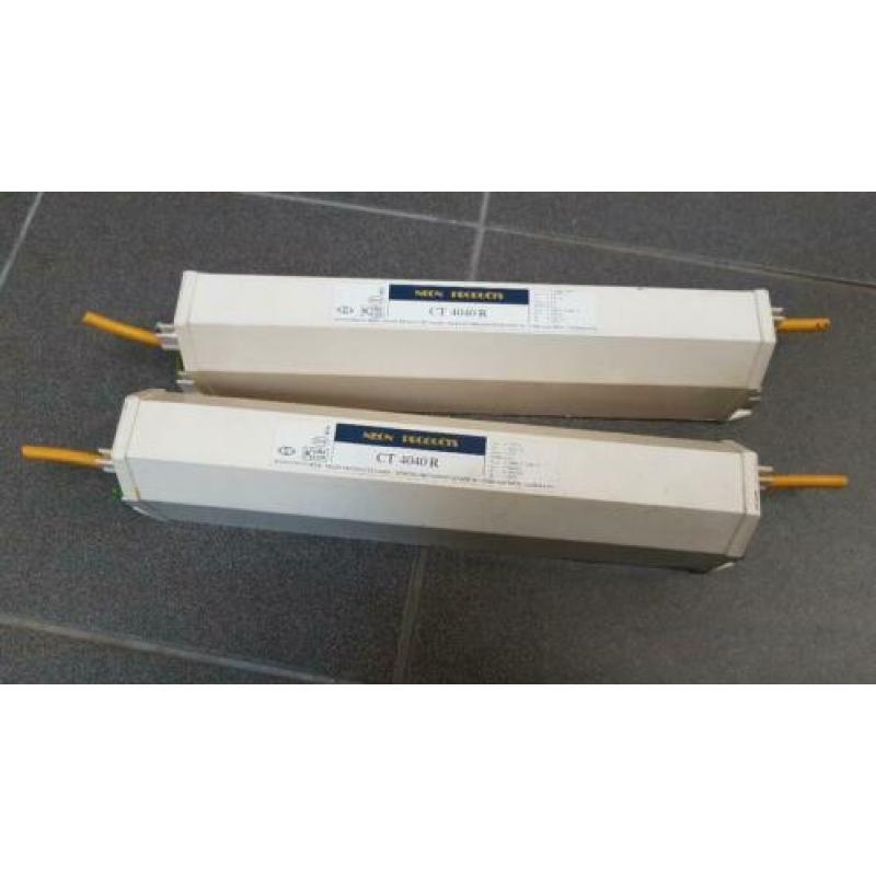 2 neon trafo's