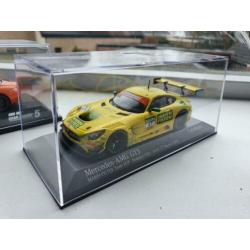 Te koop 3x 1:43 minichamps/spark