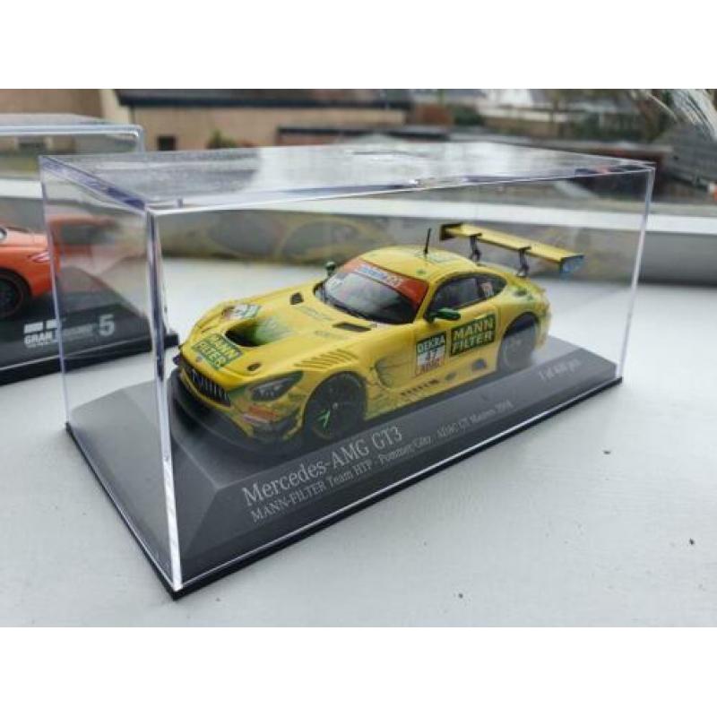 Te koop 3x 1:43 minichamps/spark