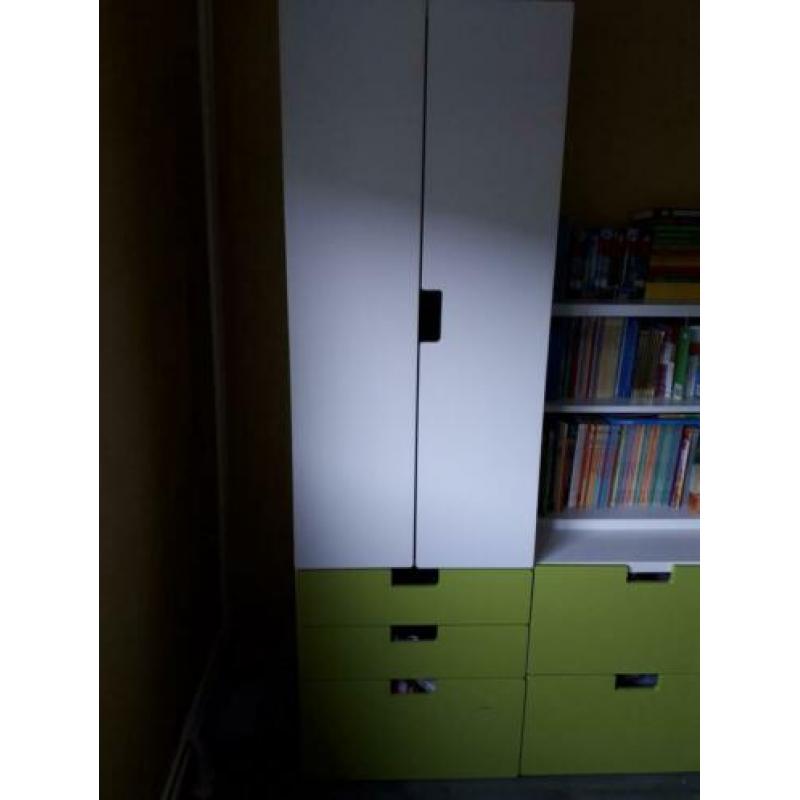 Kledingkast + boekenkast van Stuva Ikea