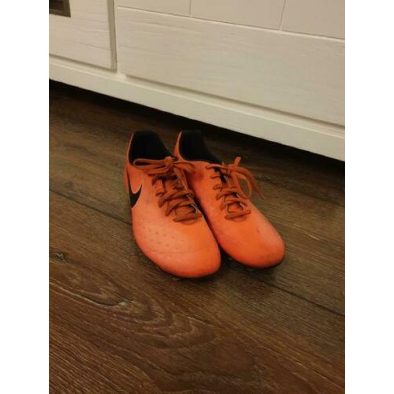 Nike voetbalschoenen maat 40