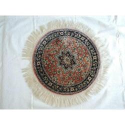 Perzisch zijden tapijt ø 47 centimeter.