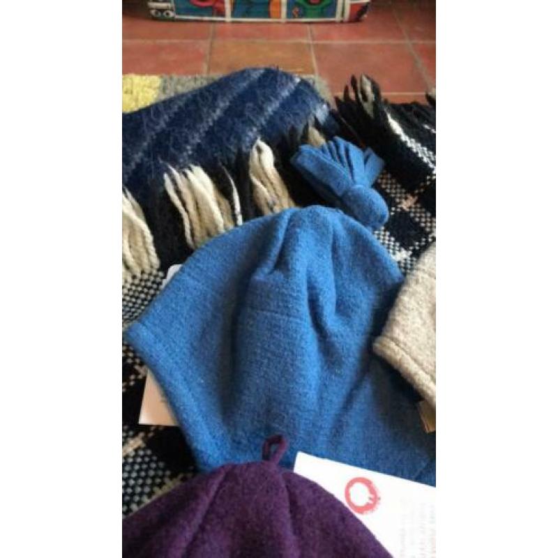 Muts van gekookte wol DISANA diverse kleuren mt 1 *NIEUW*