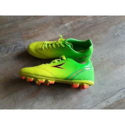 Voetbalschoenen maat 43