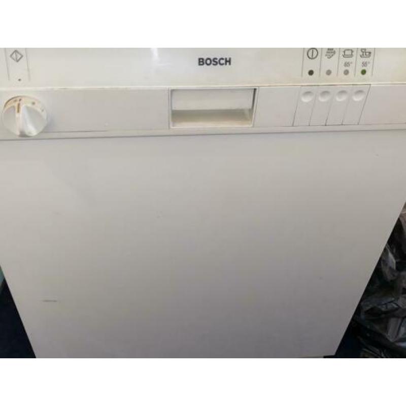 Nieuw Bosch vaatwasser br:23,5 L:33,5