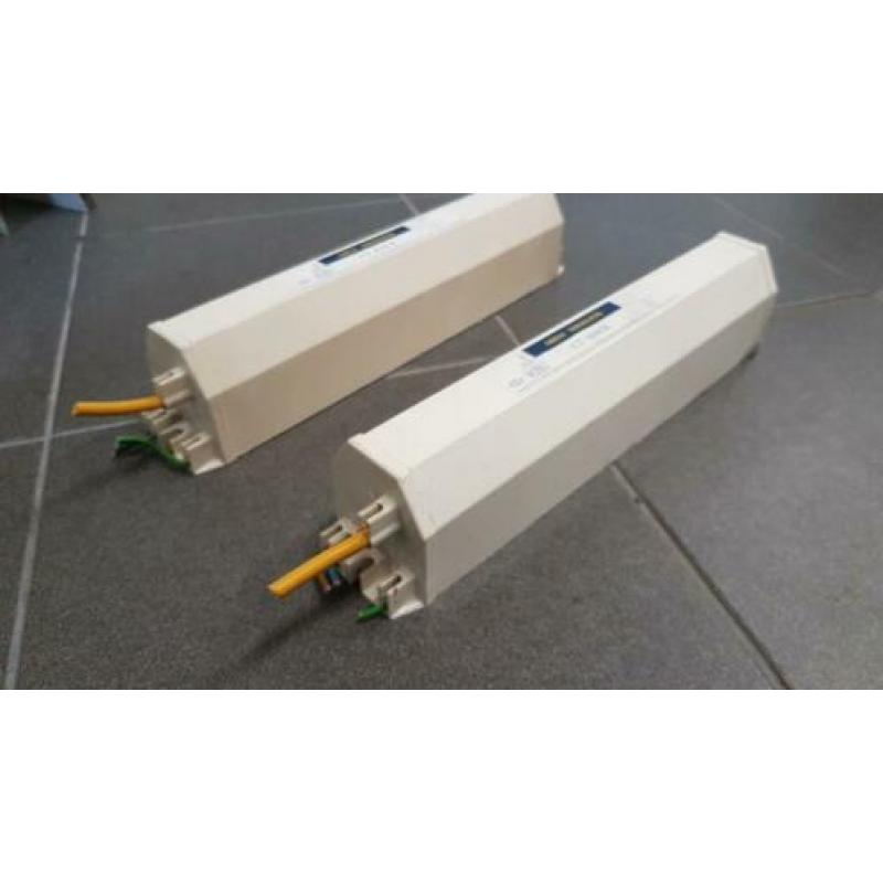 2 neon trafo's