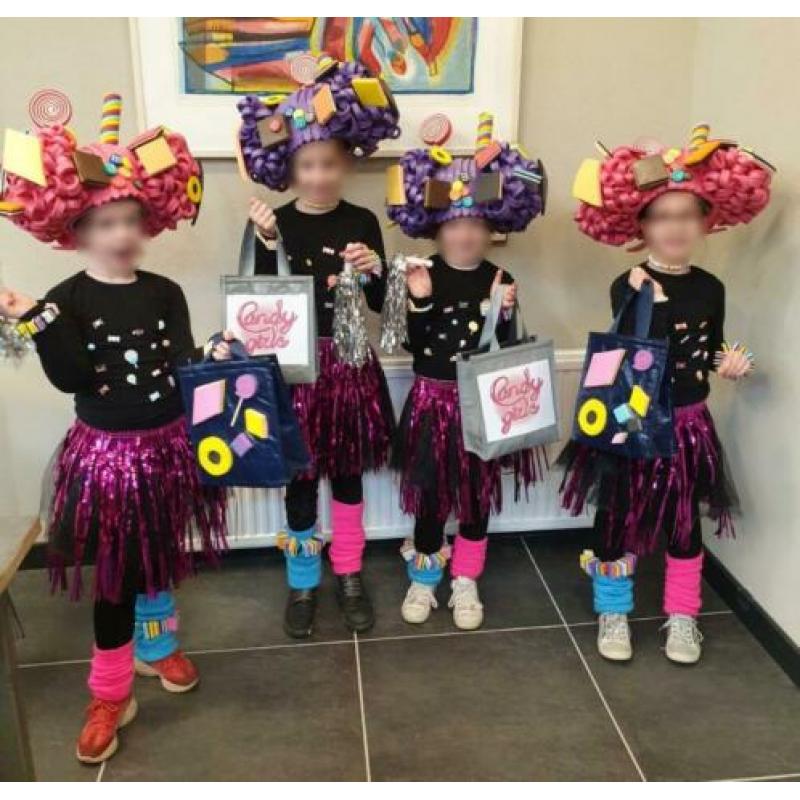 4 Foampruiken Snoep met accessoirs en 4 tasjes