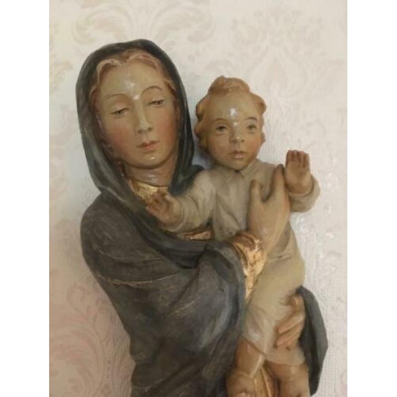 Hangend Maria beeld met kindje