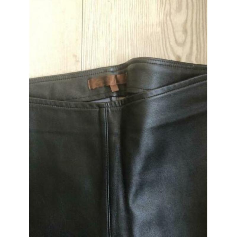 Mooie fake leather broek/legging Supertrash mt38