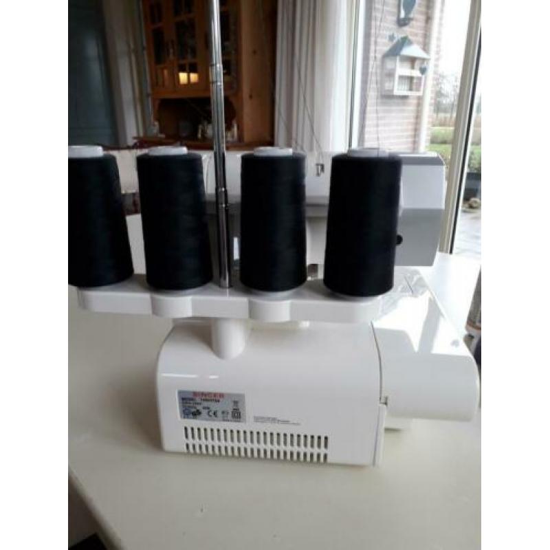Overlock machine Singer 14SH754