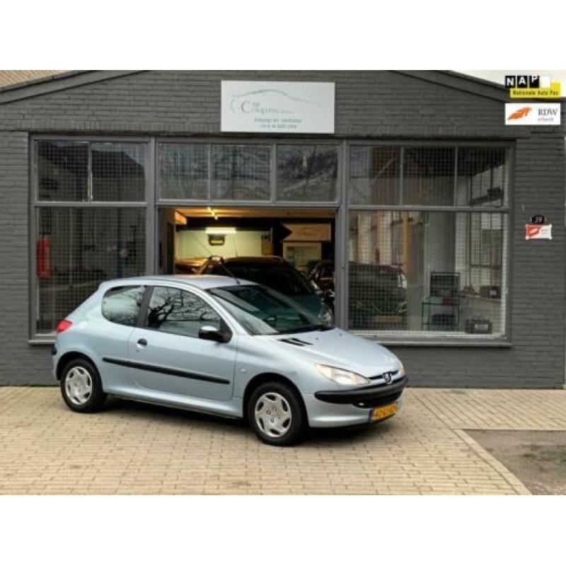 Peugeot 206 1.4 XT Nieuwe APK NAP! Automaat!
