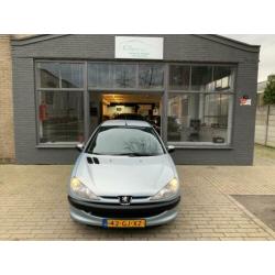 Peugeot 206 1.4 XT Nieuwe APK NAP! Automaat!