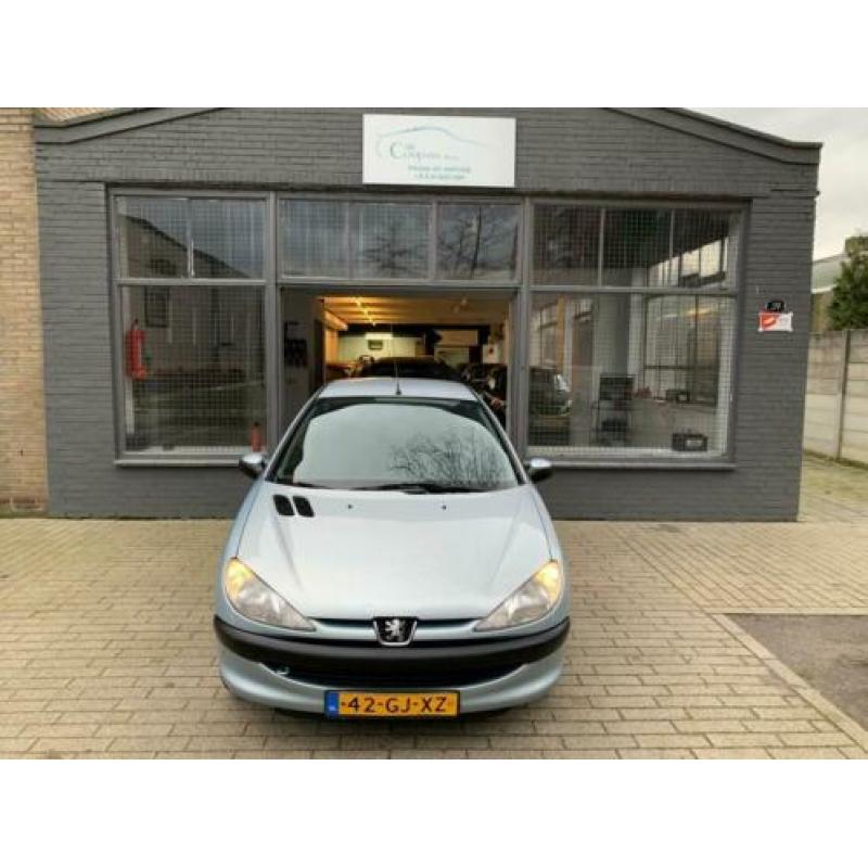Peugeot 206 1.4 XT Nieuwe APK NAP! Automaat!