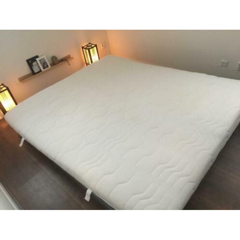 Ravensberger matras 180x 210. 2 matrassen 90x210 in 1 tijk.