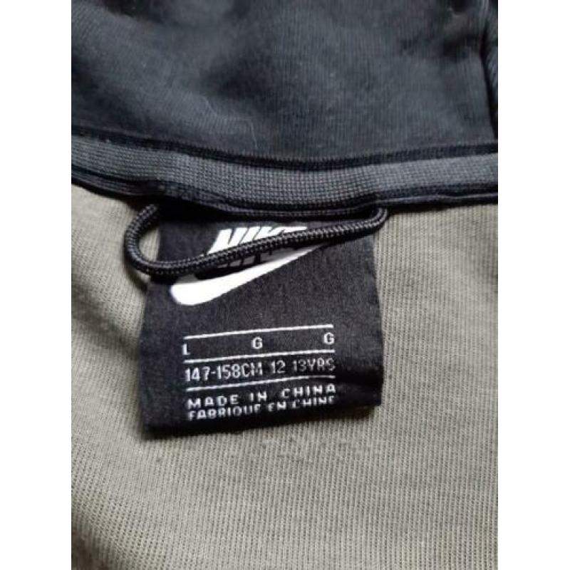 Nike tech 147/158