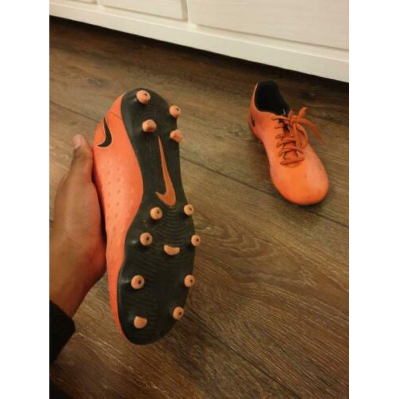 Nike voetbalschoenen maat 40