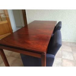 Mooi stevige eettafel