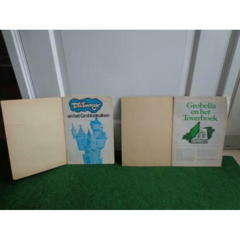2 plaatjesalbums AH, Tita Tovenaar en het Grobbekuiken,1972