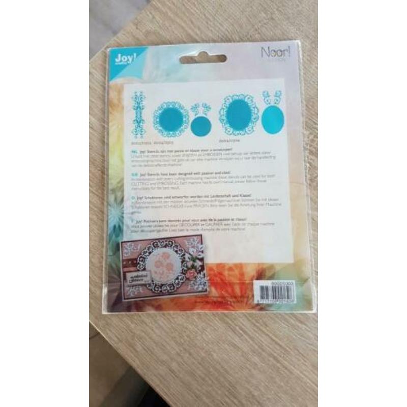 5x (Snij)mal Joy! Crafts cutting & embossing.