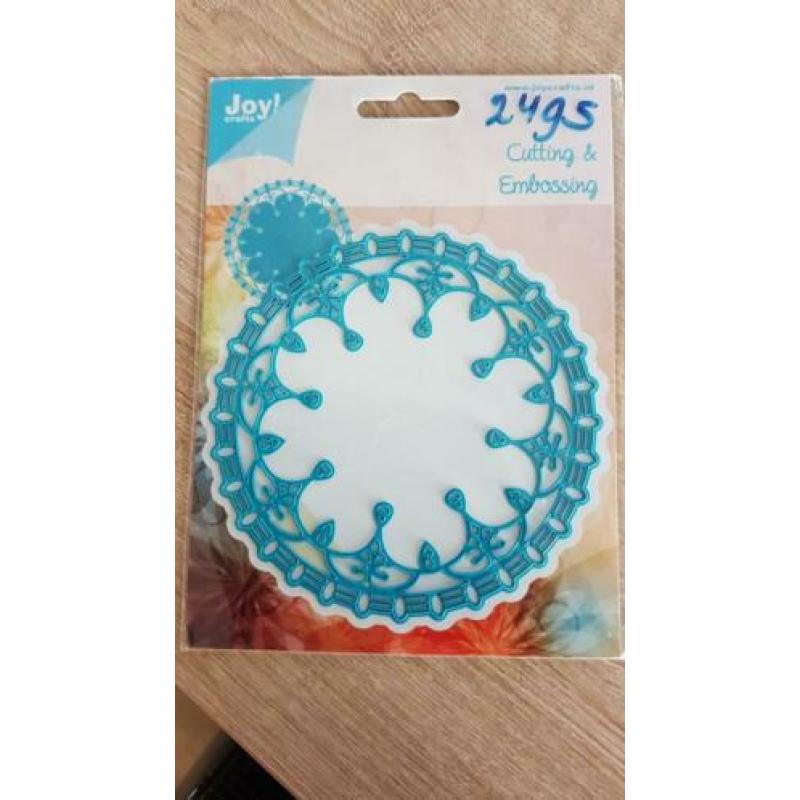 5x (Snij)mal Joy! Crafts cutting & embossing.